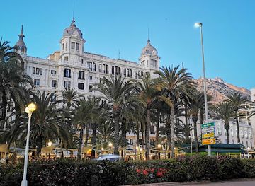 spain/alicante/casco-antiguo/landmark/queen-s-staircase