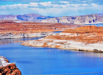arizona/page/landmark/glen-canyon-dam
