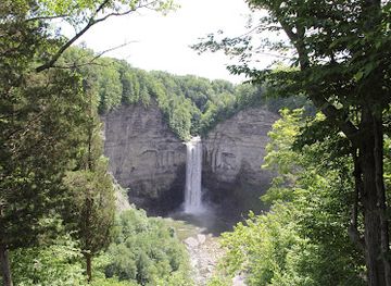 new-york/finger-lakes/landmark/taughannock-falls-state-park