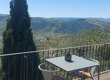 portugal/douro/landmark/quinta-de-santa-marinha-douro-valley-wine-tourism