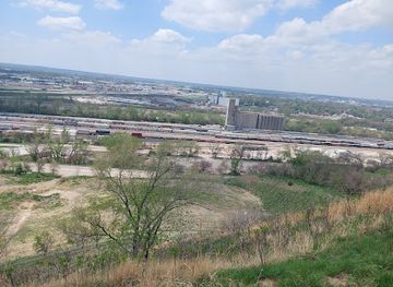 iowa/council-bluffs/landmark/vincent-bluff-state-preserve