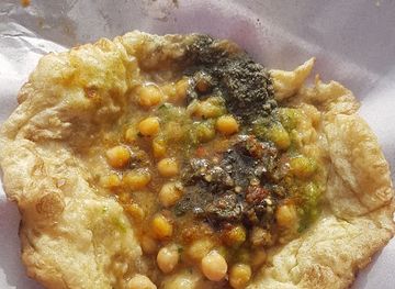 trinidad-and-tobago/tunapuna/landmark/chan-s-doubles-and-pies