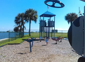 florida/st-petersburg-beach/landmark/albert-whitted-park