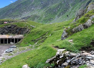 romania/transfagarasan-highway/landmark/tiroliana-balea-lac