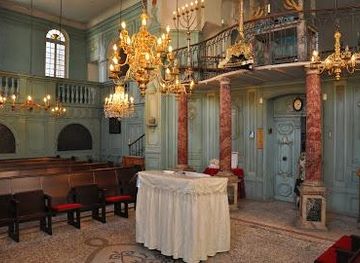 france/avignon/landmark/carpentras-synagogue