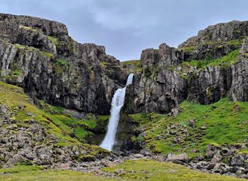 iceland/hengifoss-waterfall/landmark/snaedalsfoss-waterfall