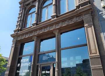 nebraska/omaha/landmark/museum-of-shadows