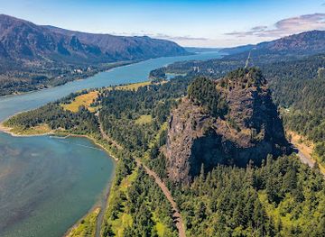 oregon/cascade-mountains/landmark/beacon-rock-state-park