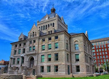 kentucky/lexington/landmark/visitlex-lexington-visitors-center