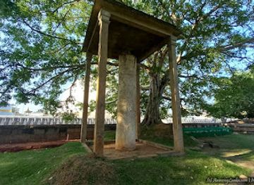 sri-lanka/north-central-province/landmark/king-dutugemunu-pillar