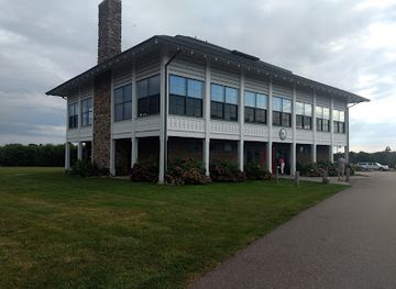 rhode-island/narragansett/landmark/kinney-bungalow-at-sunset-farm