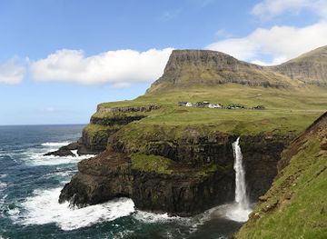 faroe-islands/kvivik/landmark/mulafossur-waterfall