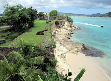 antigua-and-barbuda/dickenson-bay/landmark/fort-james