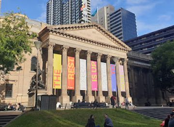 australia/central-victoria/landmark/sir-redmond-barry-statue