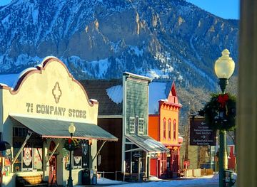 colorado/crested-butte/landmark/mc-gill-s