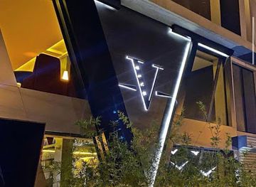 cote-d-ivoire/abidjan-autonomous-district/landmark/five-abidjan