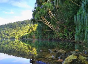 indonesia/west-sumatra/landmark/danau-laut-tinggal