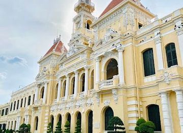 vietnam/ho-chi-minh-city/landmark/ho-chi-minh-city-people-s-committee