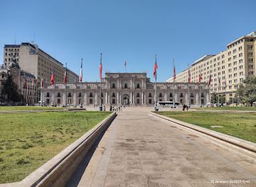 chile/aconcagua-valley/landmark/la-moneda-palace