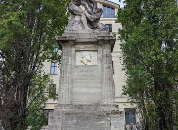germany/potsdam/landmark/rudolf-virchow-monument