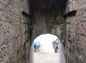 new-zealand/dunedin/cbd-central-business-district/landmark/dunedin-railway-overbridge-west-abutment