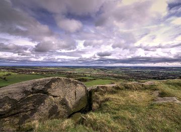 united-kingdom/yorkshire/landmark/almscliffe-crag