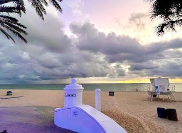 florida/fort-lauderdale-beach/landmark/fort-lauderdale-beach-wade-ins-plaque