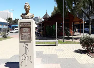 Monumento Flora Inostroza