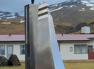 iceland/grundarfjorour-area/landmark/syn-statue-by-steinunn-borarinsdottir