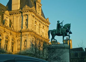 france/paris/le-marais/landmark/statue-d-etienne-marcel