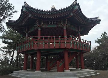 south-korea/busan/haeundae/landmark/haewoljeong-pavilion
