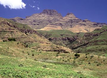 south-africa/drakensberg/landmark/champagne-castle