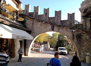 san-marino/domagnano/landmark/gate-of-fratta