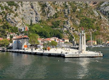 montenegro/kotor-bay/landmark/svjetionik