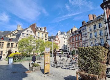 france/rouen/vieux-rouen/landmark/place-de-la-pucelle