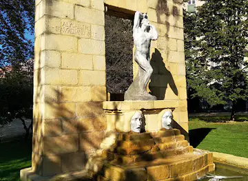 D. Aureliano Valle monumentua