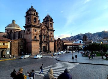 peru/cusco/landmark/plaza-regocijo