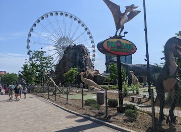 canada/niagara-falls/landmark/clifton-hill-niagara-falls-attractions