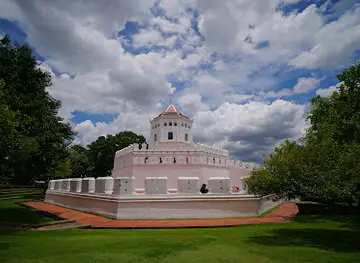 Phra Sumen Fort