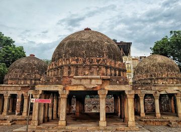 india/delhi/hauz-khas-village/landmark/hauz-khas-complex