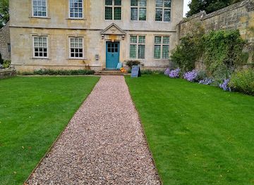 united-kingdom/the-cotswolds/landmark/national-trust-snowshill-manor-and-garden