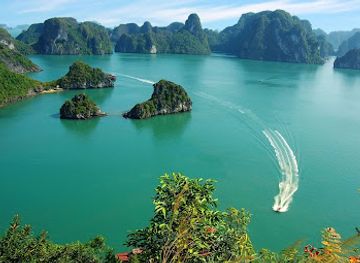 vietnam/ha-long/landmark/ha-long-bay