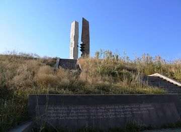 kazakhstan/southern-kazakhstan/landmark/anyraqai-shaiqasy-eskertkishi