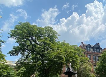 maryland/baltimore/landmark/eutaw-place-swan-fountain
