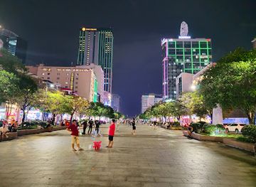 vietnam/ho-chi-minh-city/district-10/landmark/ho-chi-minh-statue