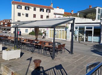 slovenia/izola/landmark/kava-bar-bariera-rok-kocjancic-s-p