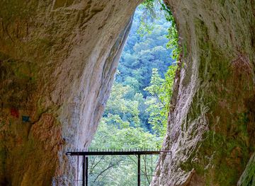romania/caras-severin/landmark/hajduks-cave
