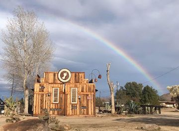 california/joshua-tree/landmark/cliffhanger-guides-joshua-tree-rock-climbing-adventures