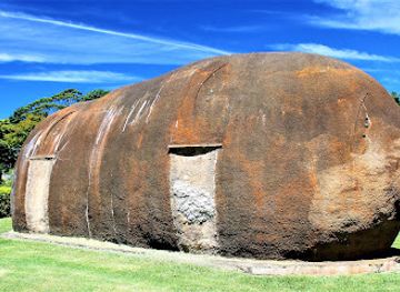 australia/central-highlands/landmark/the-big-potato