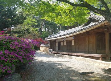south-korea/gangneung-coastal-areas/landmark/gangneung-kim-deok-rae-gaok
